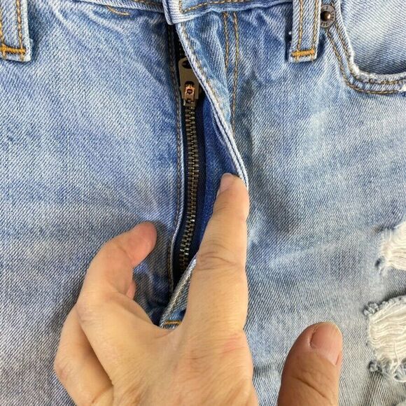Abercrombie & Fitch Denim Shorts‎ Women Sz 24 Light Wash Distressed Mid Rise - Picture 3 of 11
